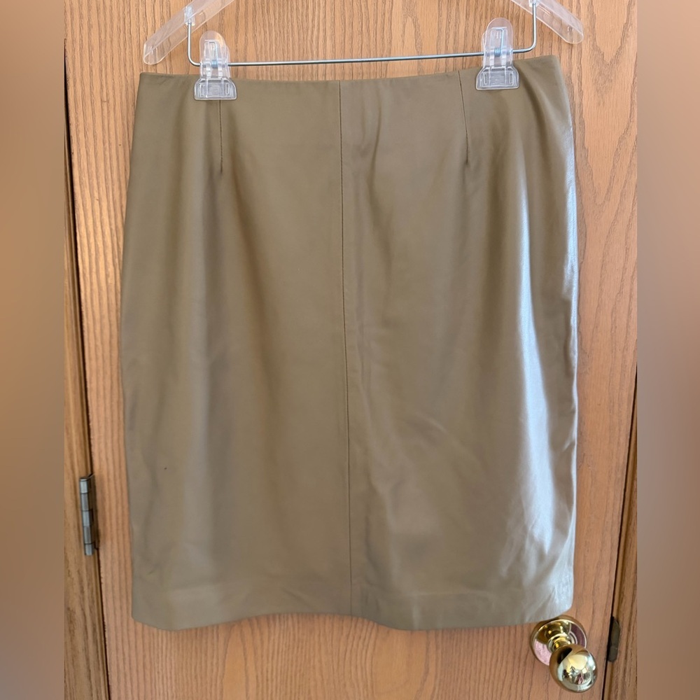 NWT DANA BUCHMAN Beige Taupe 100% Lambskin Classic Pencil Skirt Women’s Size 12